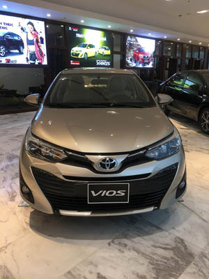 Toyota_vios_mau_ghi_vang